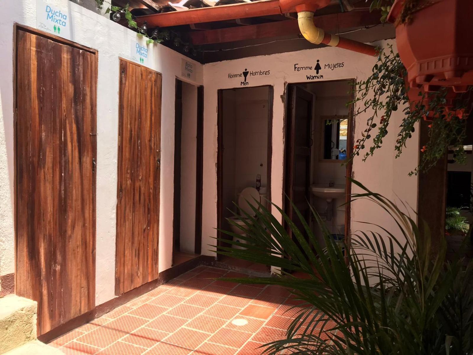 The Best Adventure Hostel سان جيل المظهر الخارجي الصورة